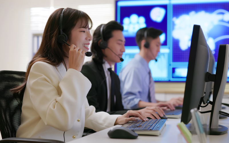 Tập kiểm soát âm lượng, nhịp điệu và cảm xúc khi nói