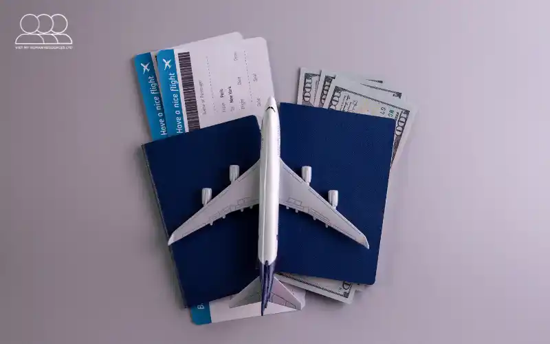 Nhân viên bán vé máy bay là gì? Công việc ra sao? Thu nhập có thật sự hấp dẫn như nhiều người kỳ vọng?